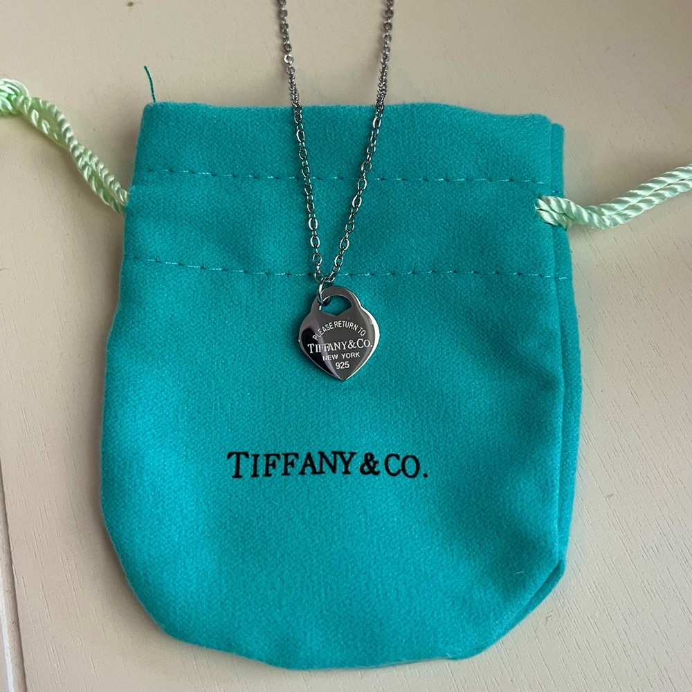 Silver heart necklace